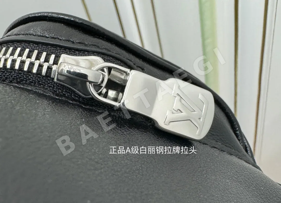 루이비통 다이아몬드 패턴 가죽 가방 M12587 상세 이미지 7