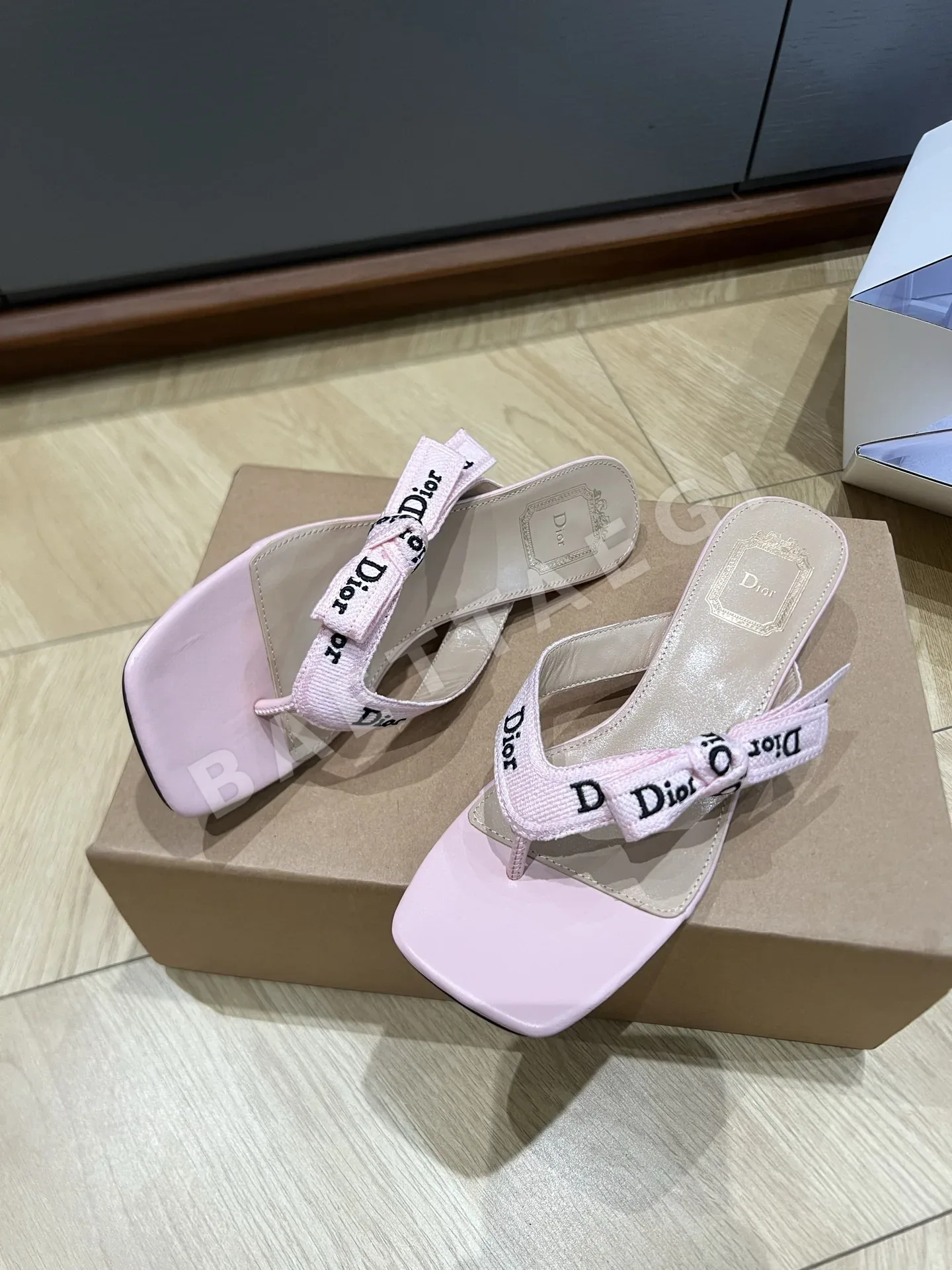 디올 J'A 나비 매듭 샌들 상세 이미지 6