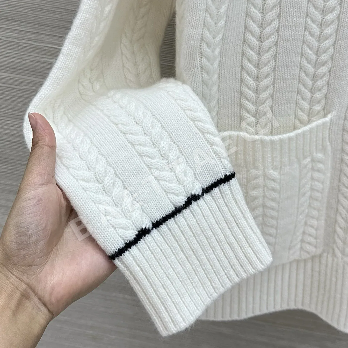 로로피아나 울 V넥 여성 가디건 상세 이미지 6