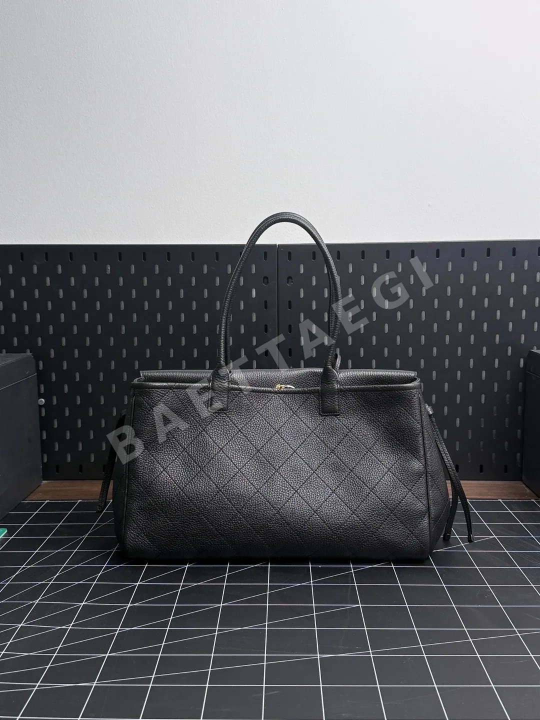 샤넬 26a 바게트 가방 상세 이미지 3