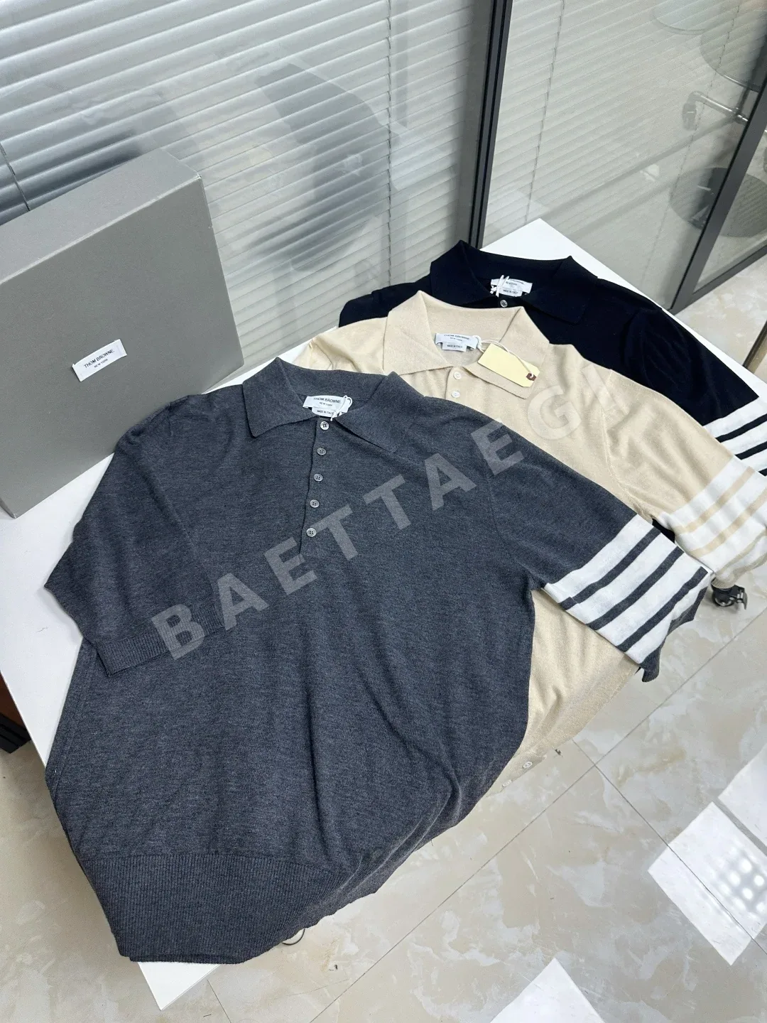 톰브라운 울 반팔 폴로셔츠 상세 이미지 7