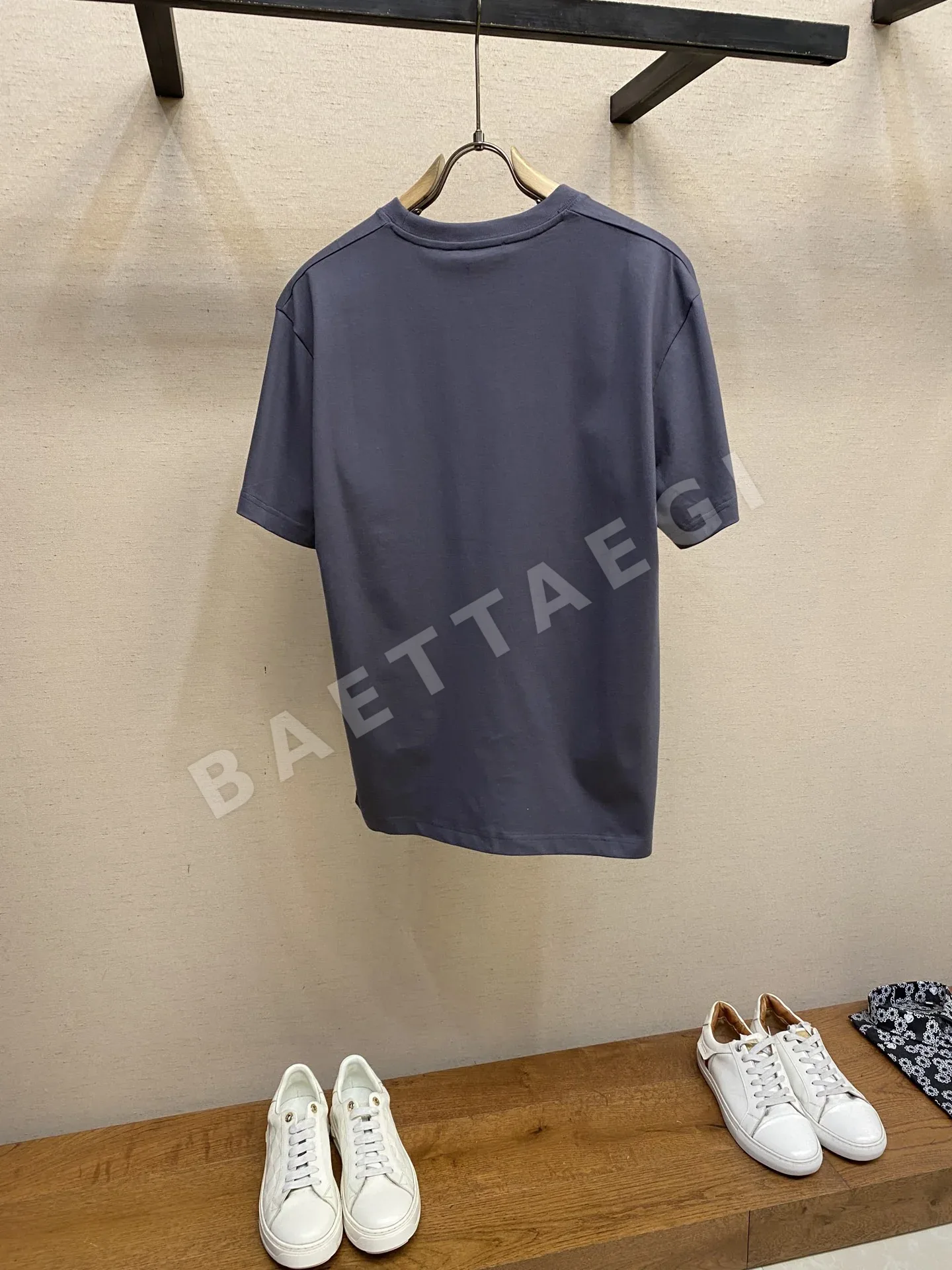 프라다 레터 프린트 남여공용 반팔 셔츠 상세 이미지 2