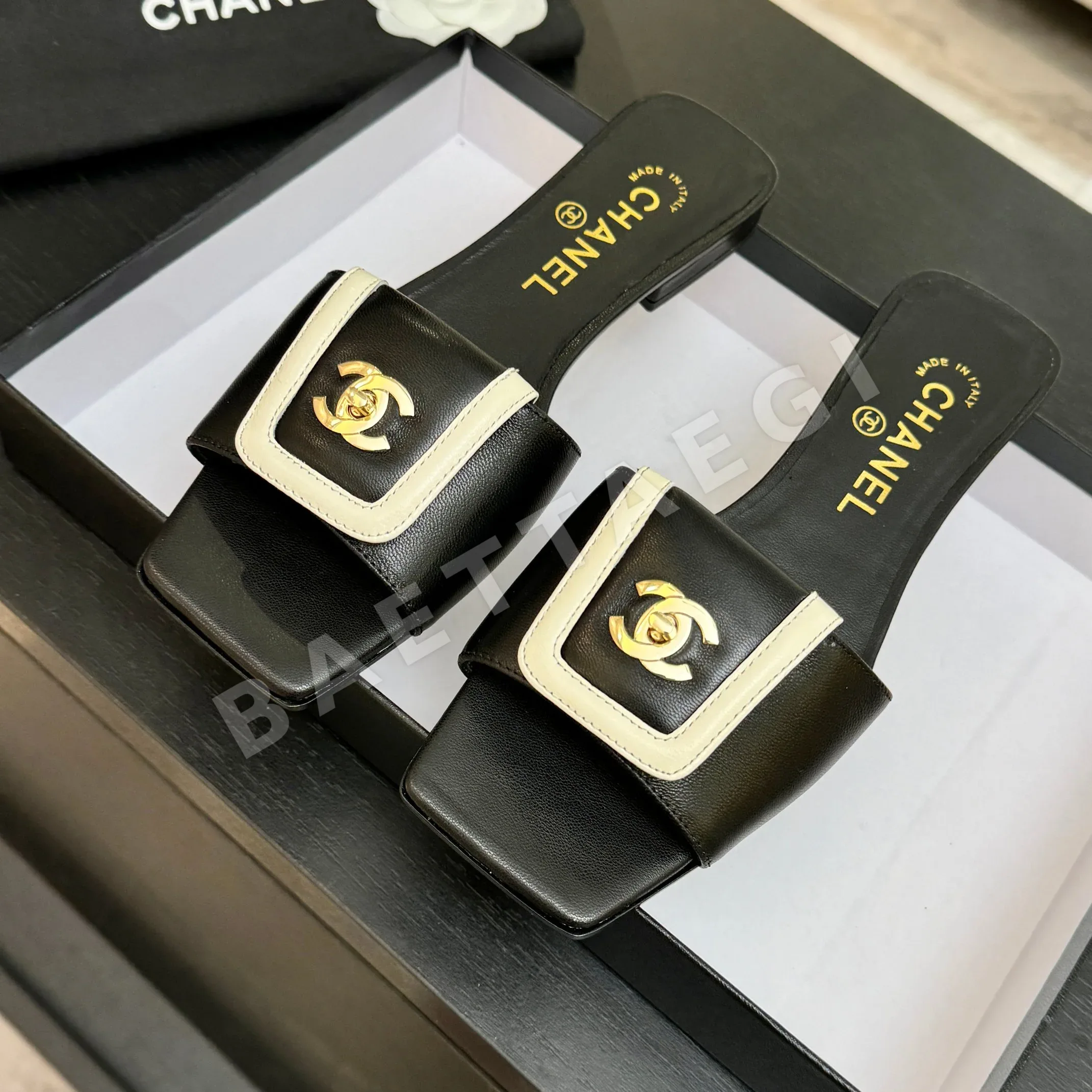 샤넬 더블 C 백팩 버클 사각 토 슬리퍼 상세 이미지 3