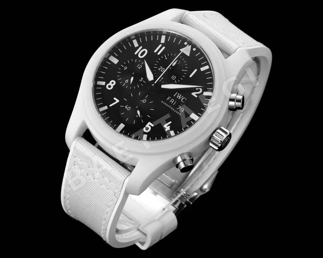 IWC 파일럿 크로노그래프 인스피레이션 4 시계 상세 이미지 2