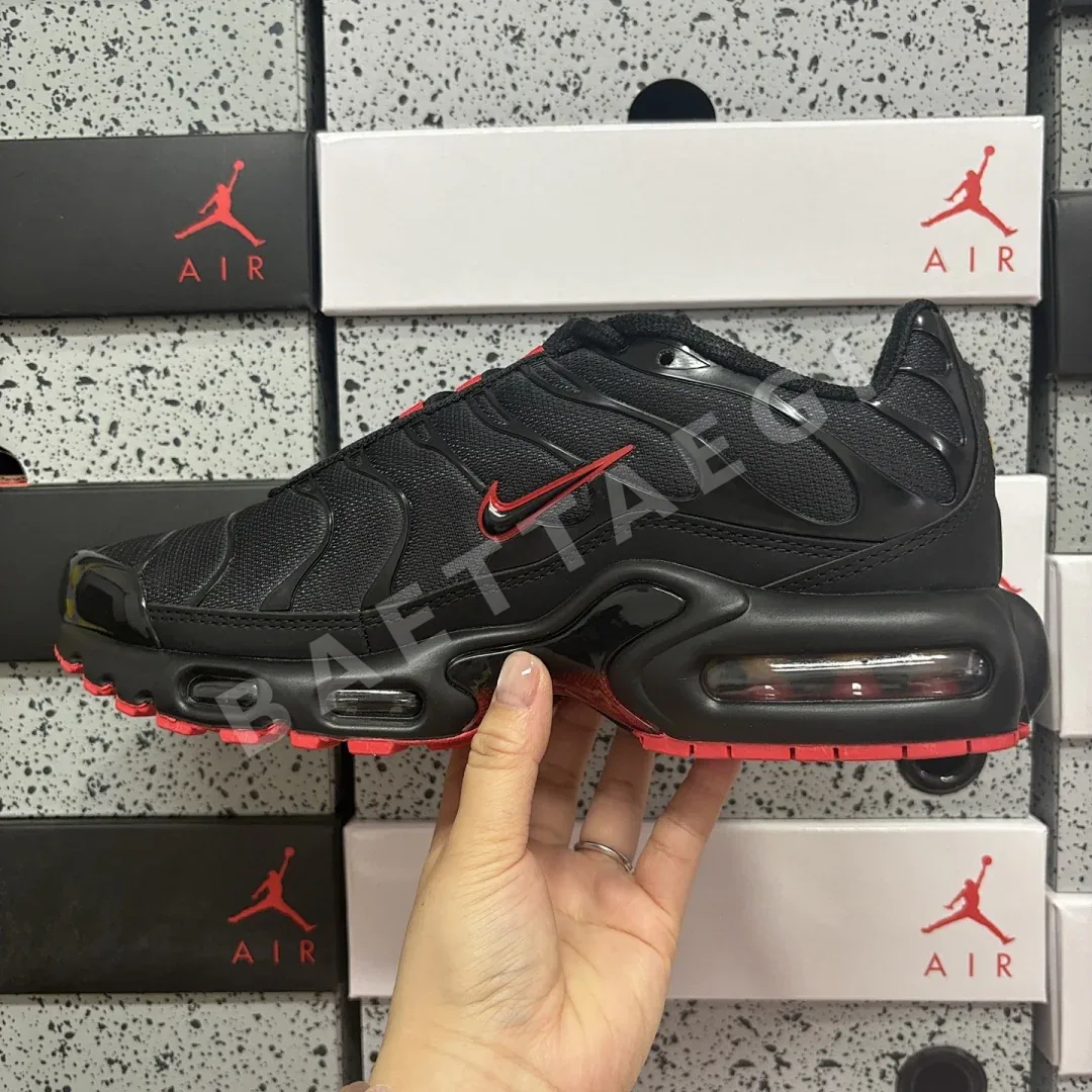 나이키 [DF] 에어 맥스 플러스 IM4868-010 201076 Nike Air Max Plus Black Red 상세 이미지 2