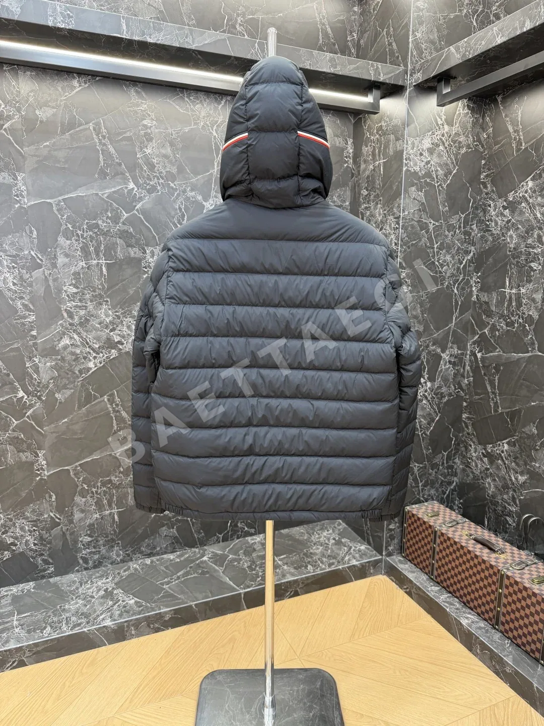 몽클레르 남성 다운 패딩 재킷 상세 이미지 9