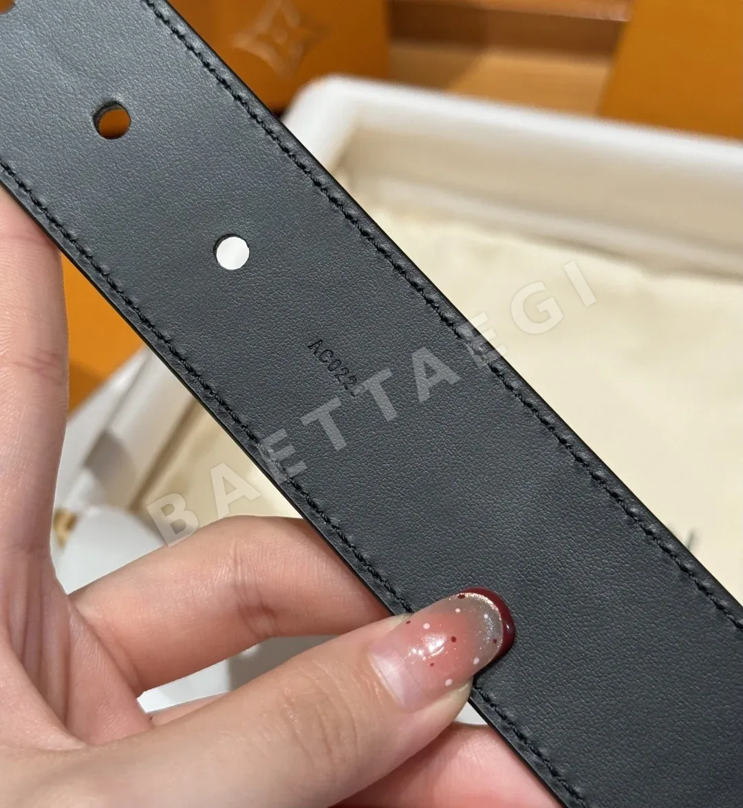 루이비통 폰느프 35mm 가죽 벨트 상세 이미지 9