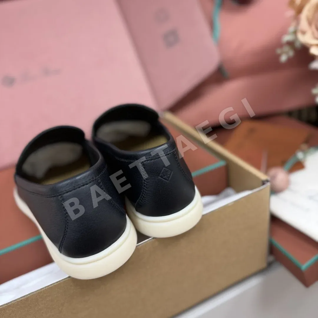 로로피아나 오픈워크 화이트 남성용 로퍼 상세 이미지 7