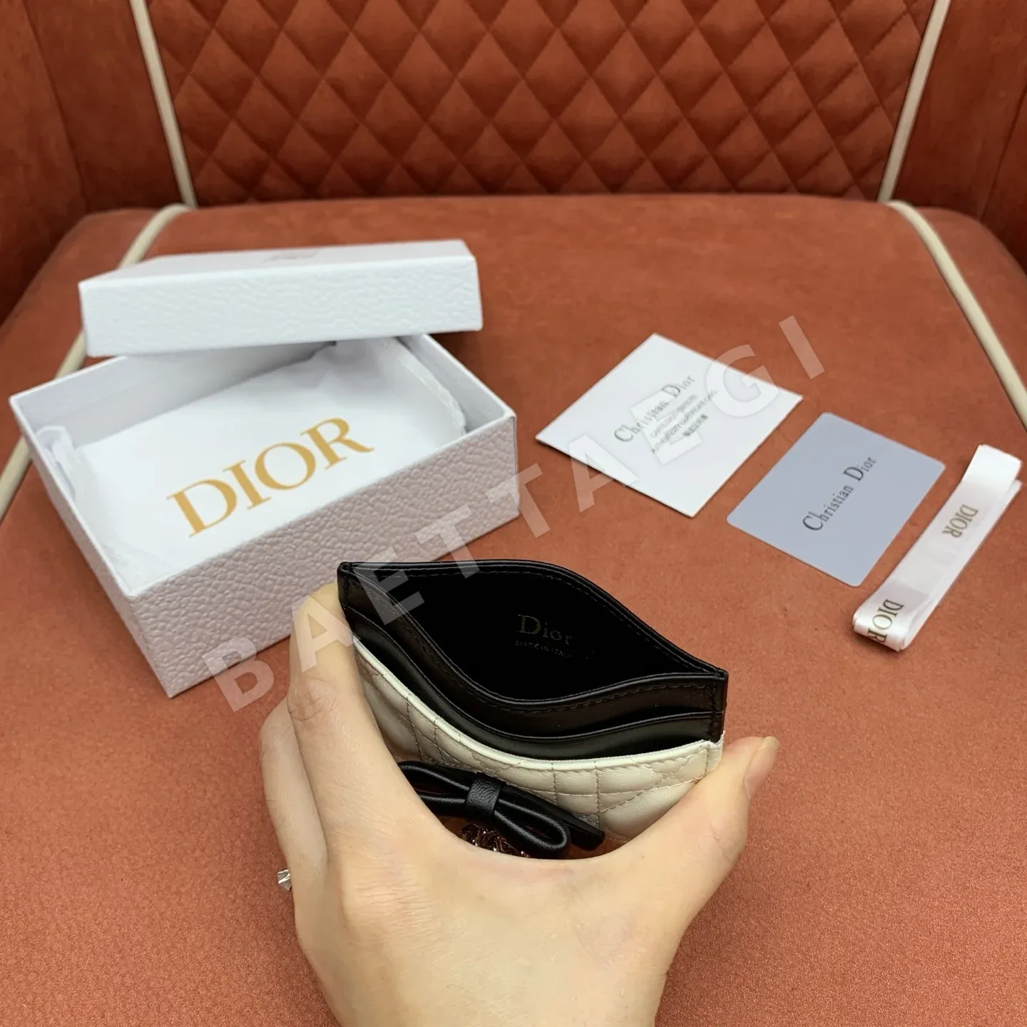 디올 리본 메탈 잠금장치 램스킨 카드 홀더 지갑 상세 이미지 8