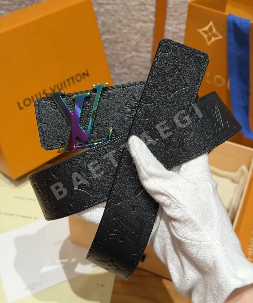 루이비통 이니셜 섀도우 리버시블 가죽 벨트 상세 이미지 6