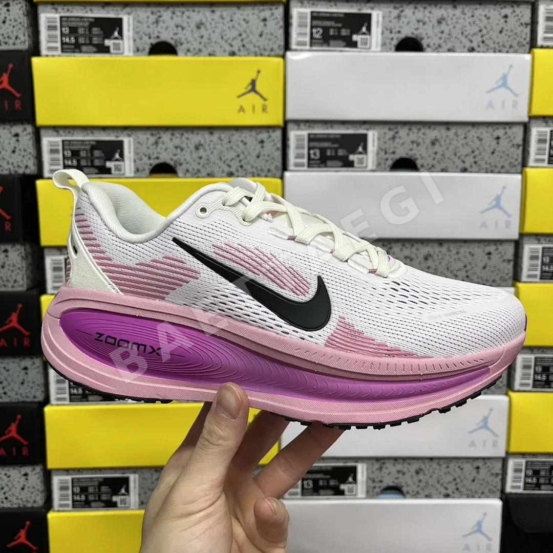 나이키 줌 보메로 18 HM6804-105 201104 Nike Zoom Vomero 18