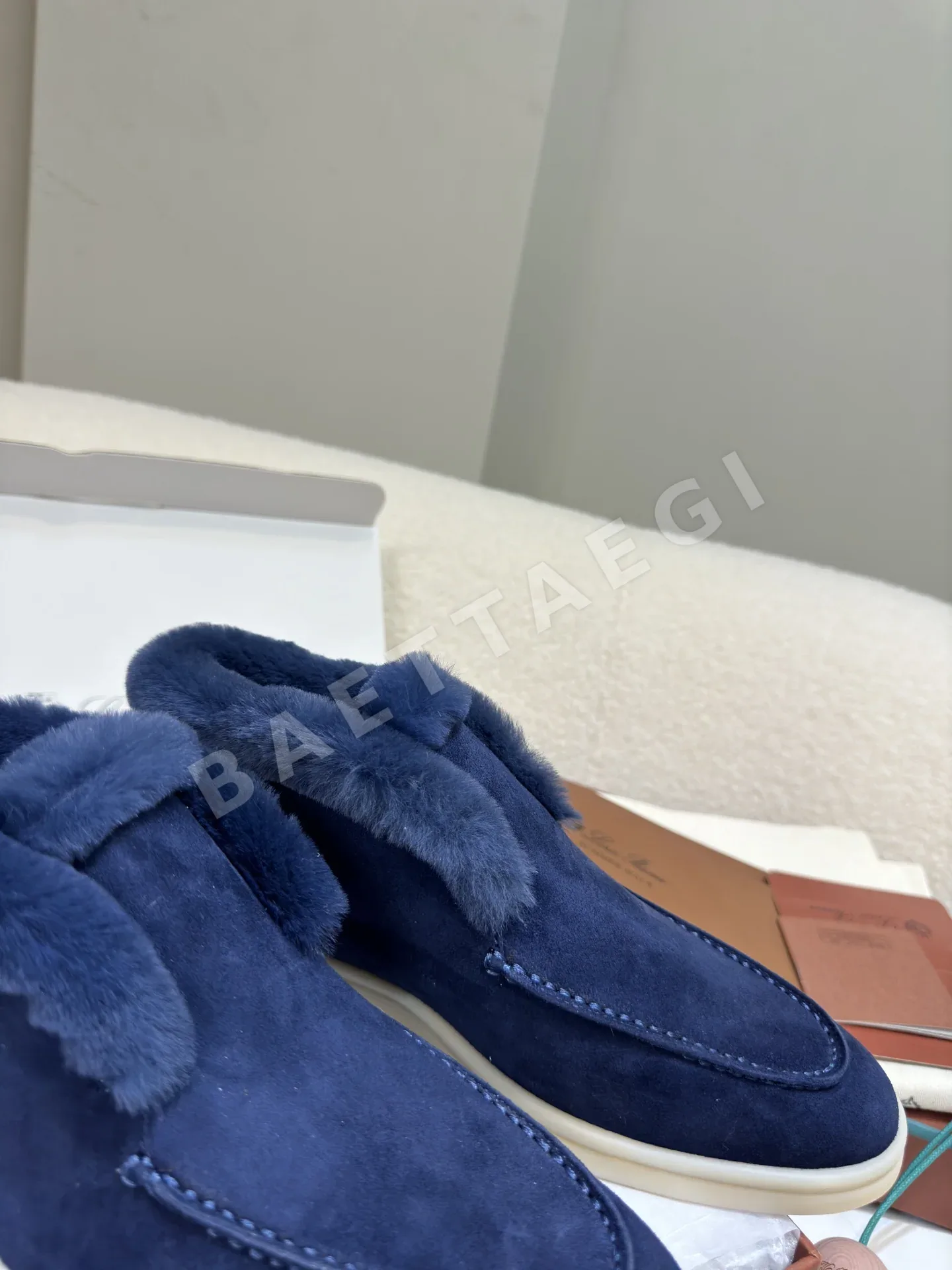 로로피아나 서머워크 코요테 퍼 하이컷 신발 상세 이미지 5