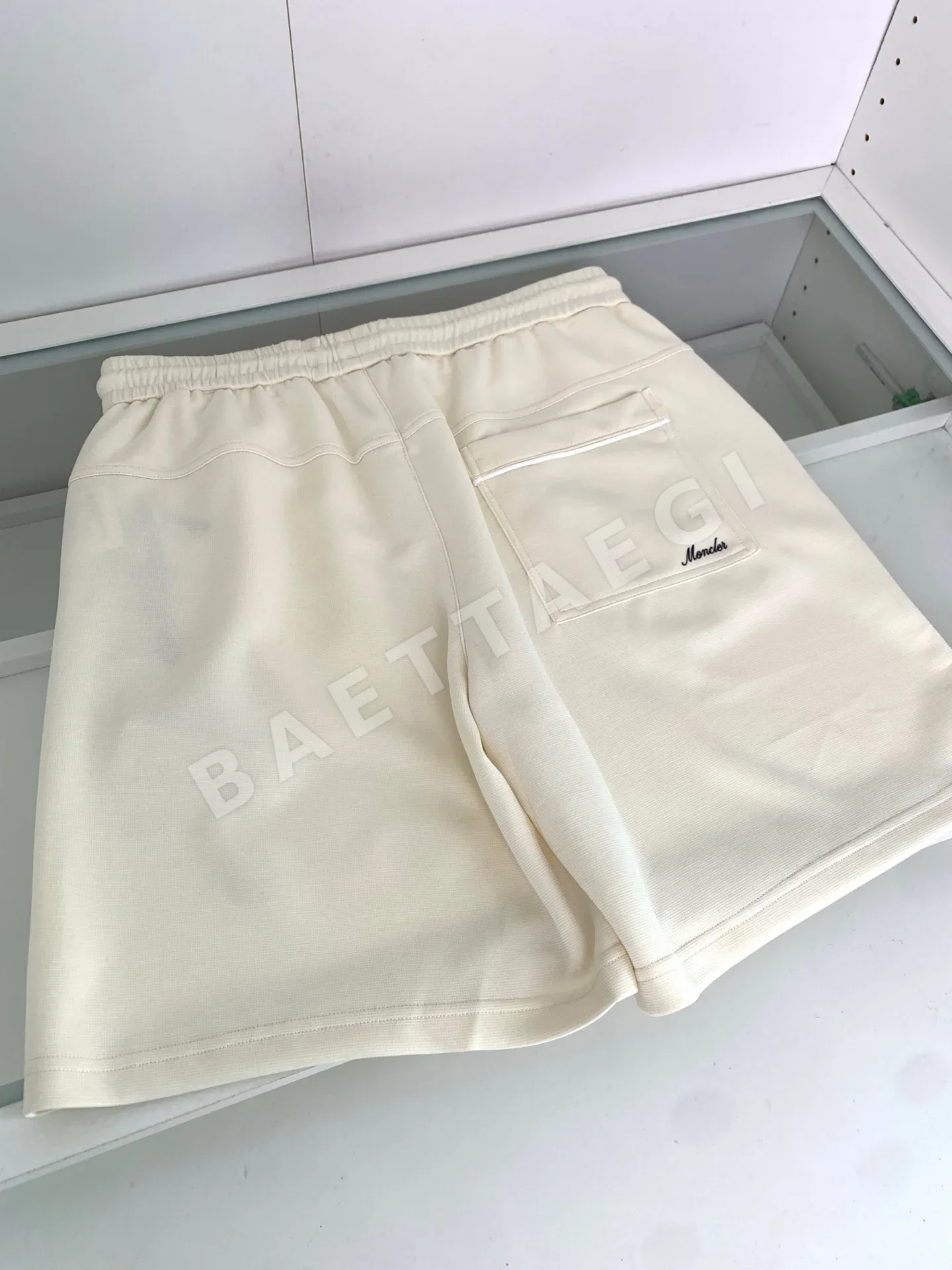 몽클레르 네이비 베이지 캐주얼 남성 반바지 상세 이미지 6