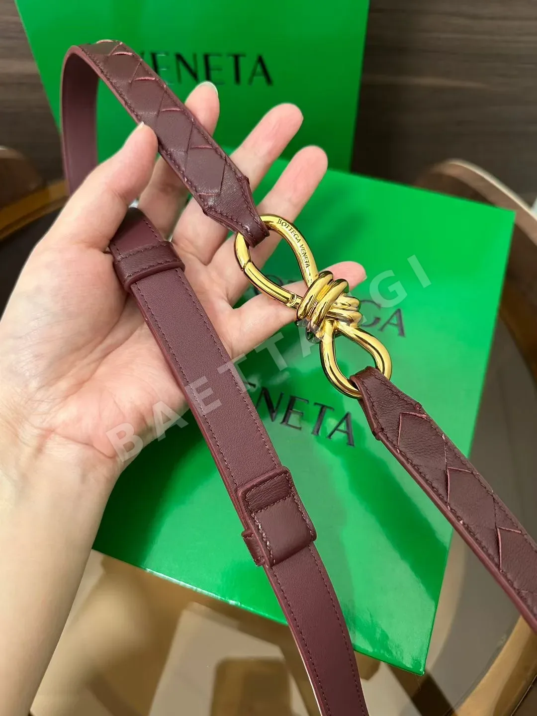 보테가베네타 인트레치오 매듭 버클 여성 벨트 상세 이미지 6