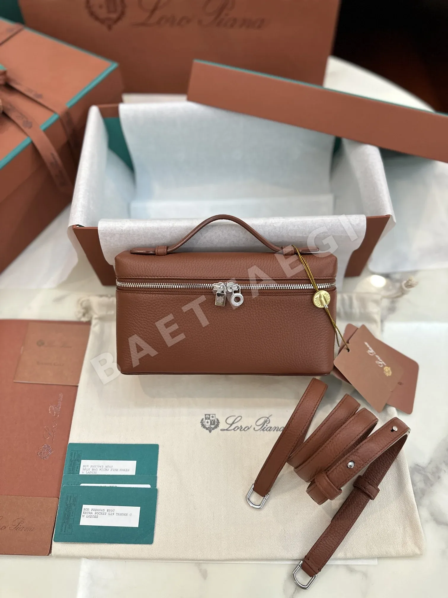 로로피아나 가방 39123