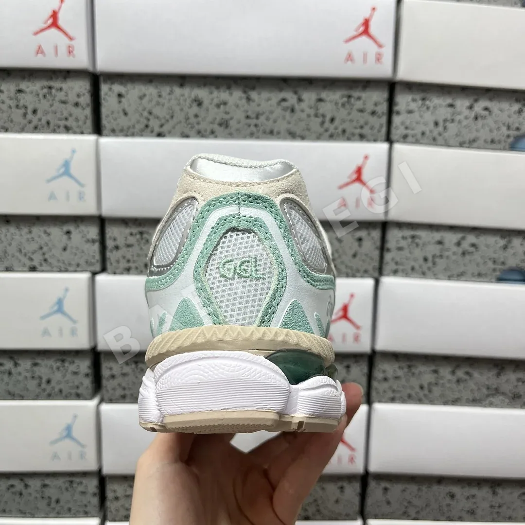 아식스 [GX] 젤 NYC 1203A859-100 200541 Asics Gel-NYC Beige Green 상세 이미지 3