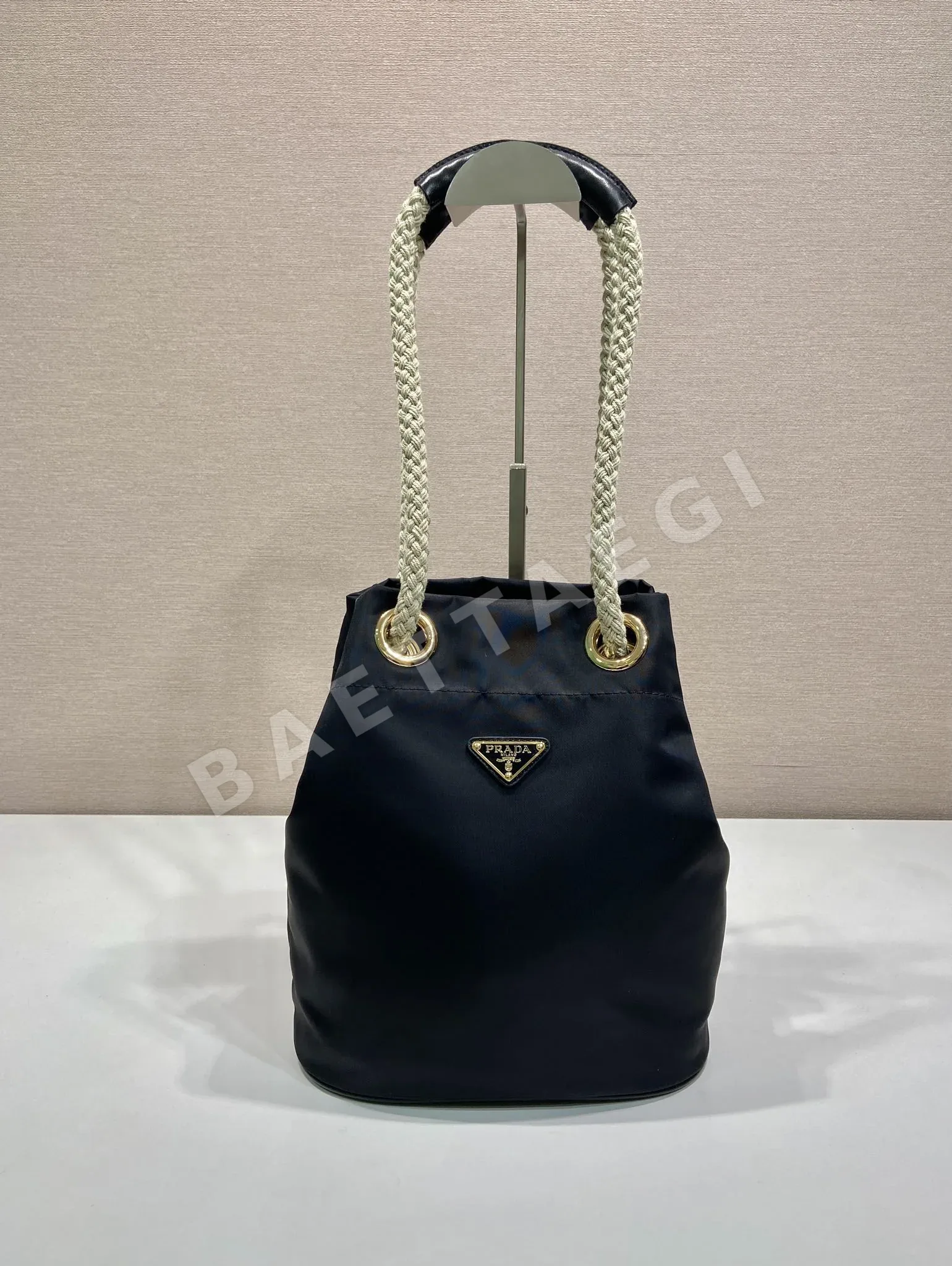 프라다 리나일론 버킷백 1BE082 67778