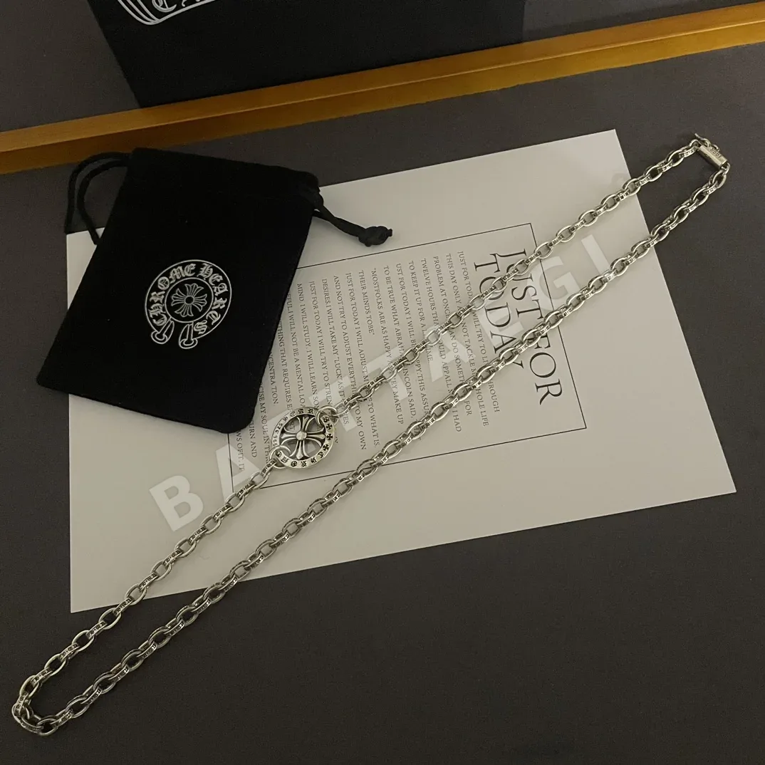 크롬하츠 크로스 서클 레터 목걸이 상세 이미지 8