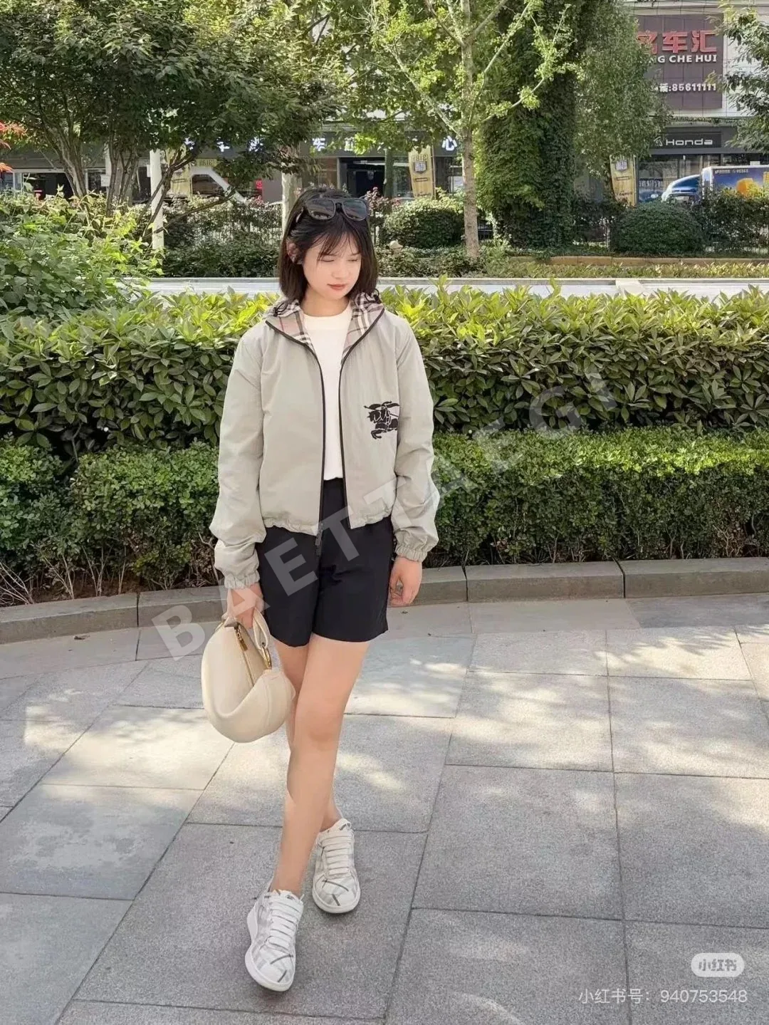 버버리 여성 자켓 상세 이미지 3