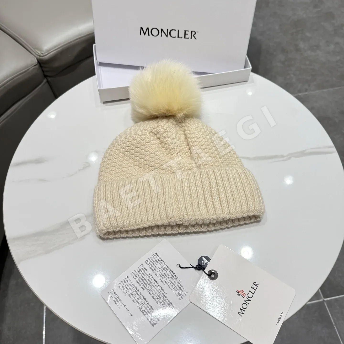 몽클레르 폼폼 울 모자 상세 이미지 7