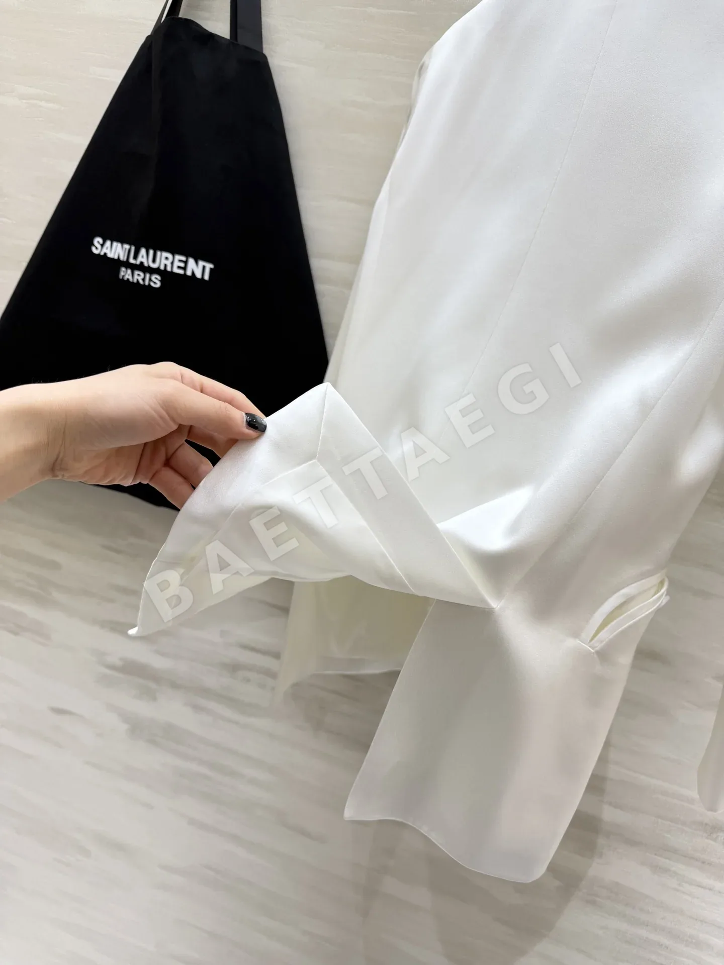 생로랑 새틴 더블 브레스티드 여성 자켓 상세 이미지 9
