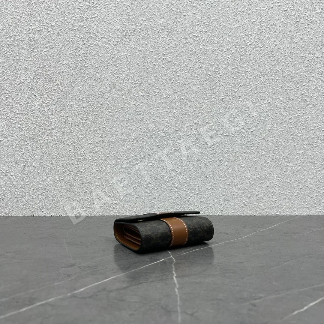 셀린느 미니 모노그램 삼중 접이식 지갑 상세 이미지 5
