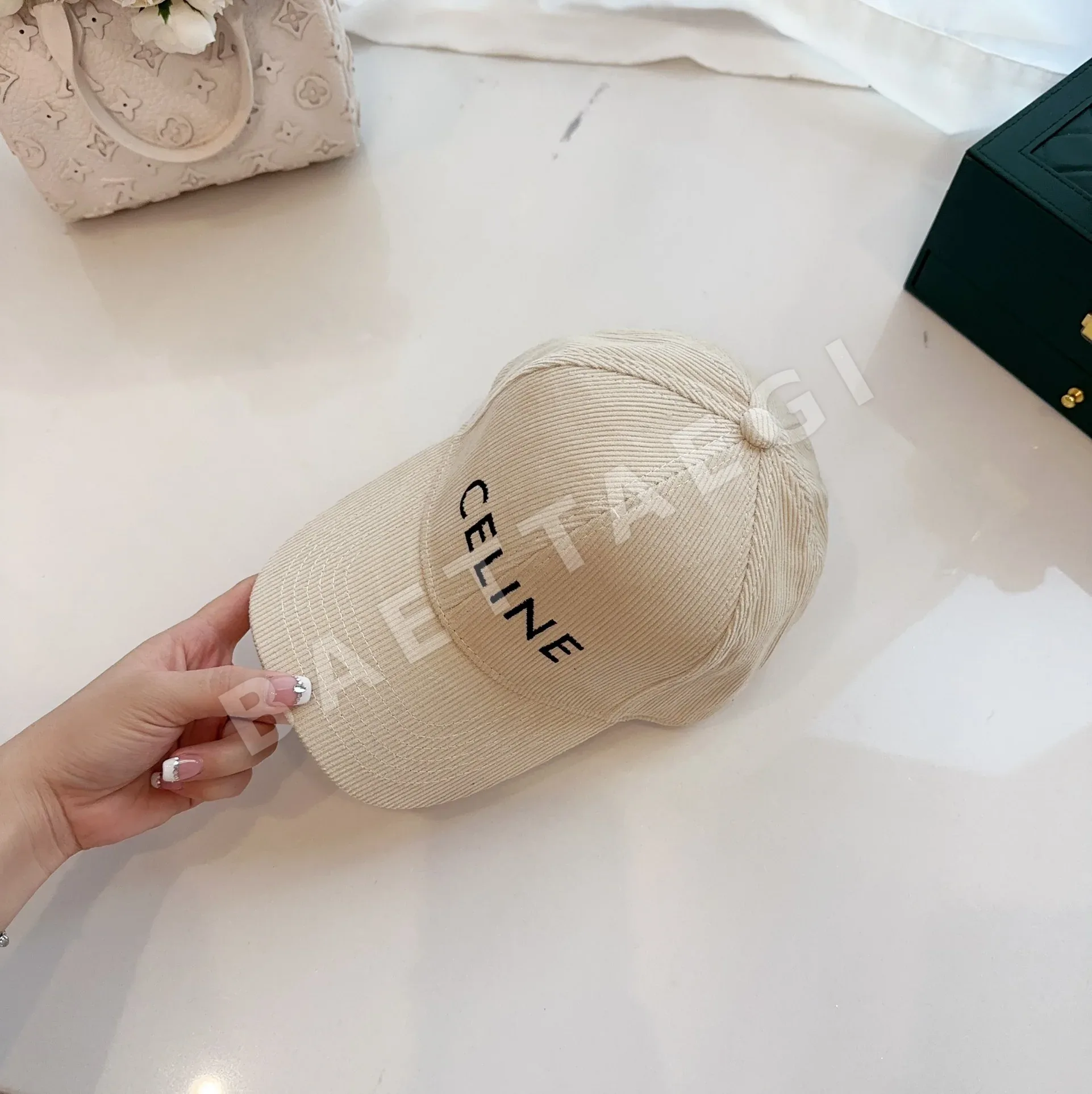 셀린느 코듀로이 스트라이프 야구모자 상세 이미지 4