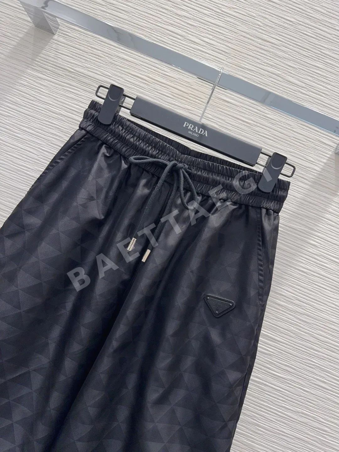 프라다 질감 소재 여성 바지 상세 이미지 2