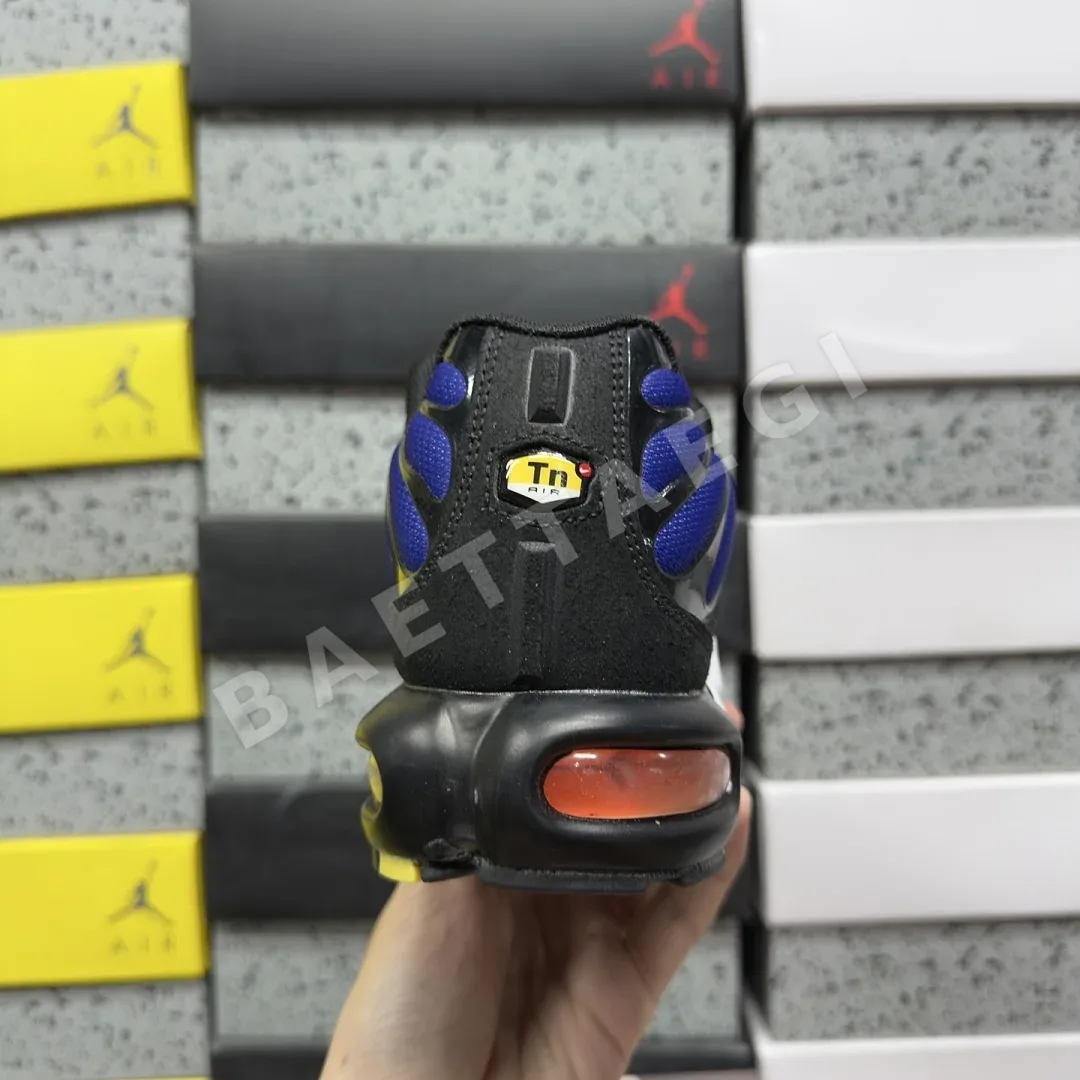 나이키 [BD] 에어 맥스 플러스 블루 레드 FN8260-001 201924 Nike Air Max Plus Patta FC Barcelona 상세 이미지 4