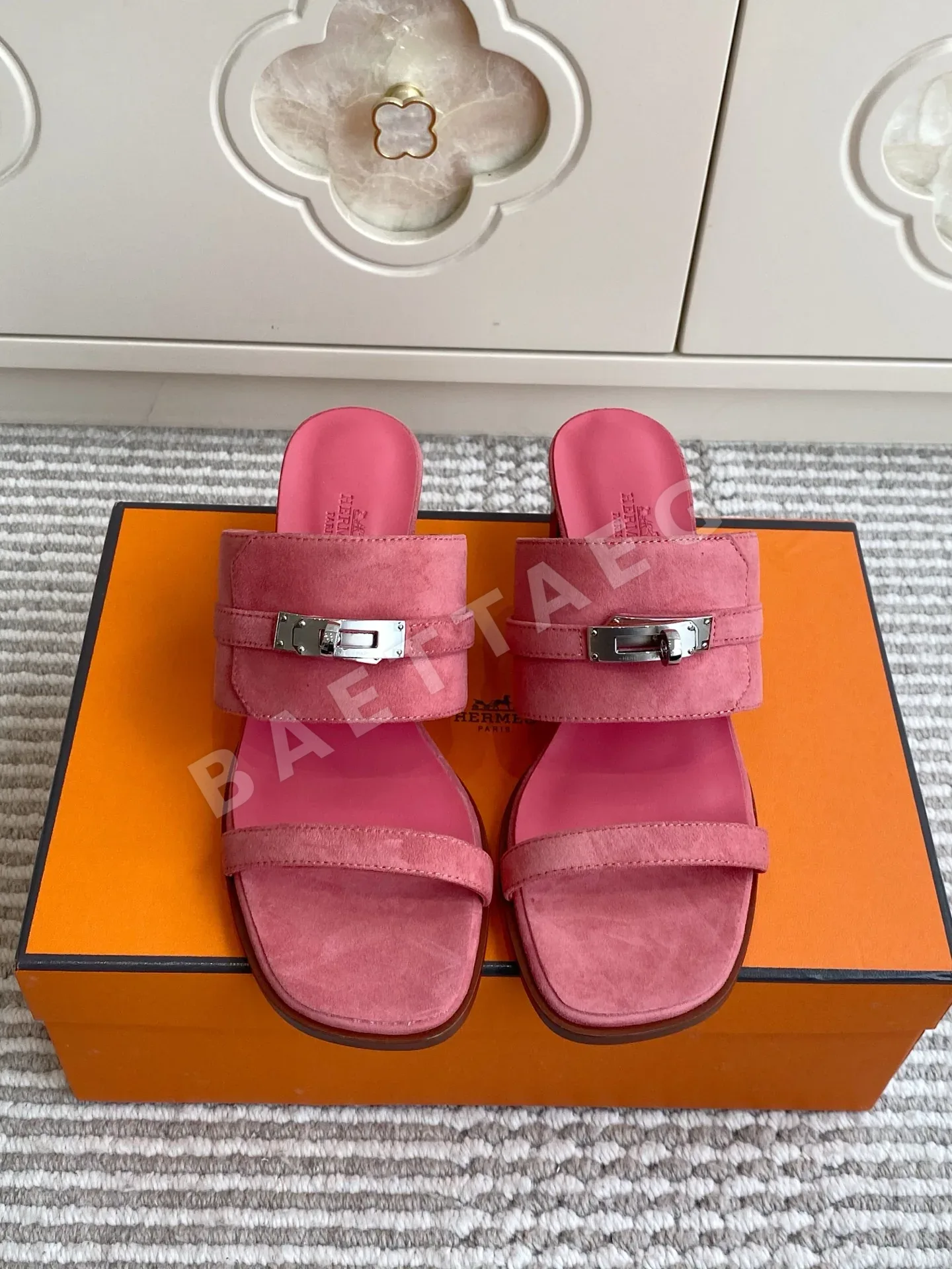 에르메스 니논 50 샌들 129096