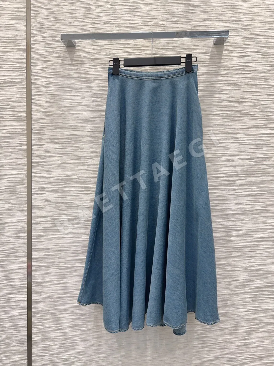디올 데미지 워시드 데님 여성 바지 상세 이미지 9