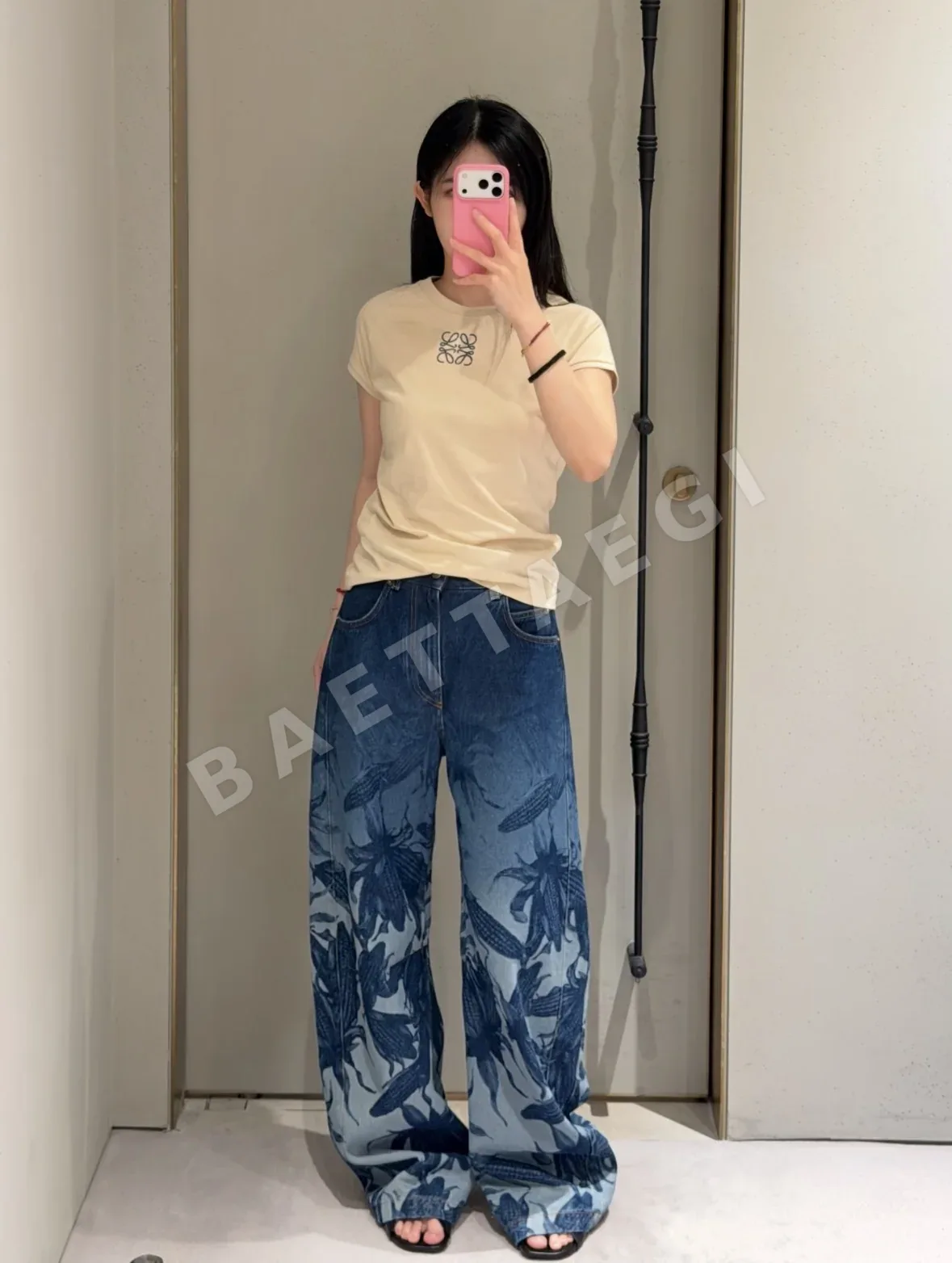 로에베 여성 미니멀 반팔 탑 상세 이미지 6