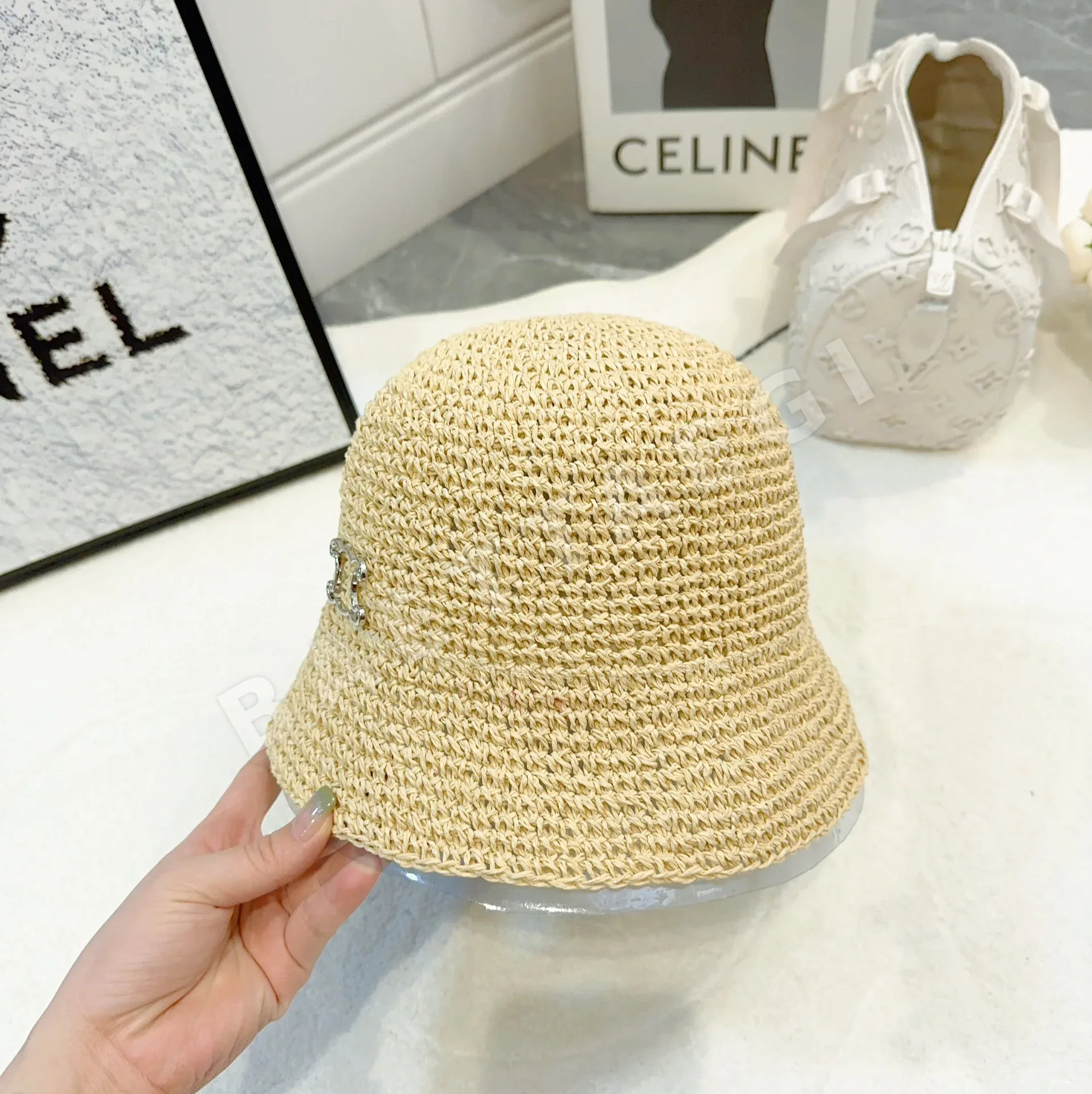 셀린느 핸드크로스 버킷 햇 상세 이미지 7