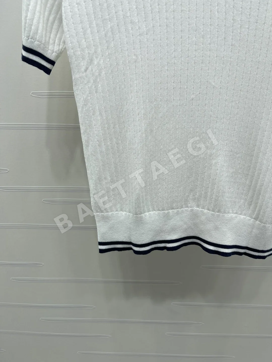 생로랑 여성 니트 카라 반팔 탑 상세 이미지 5
