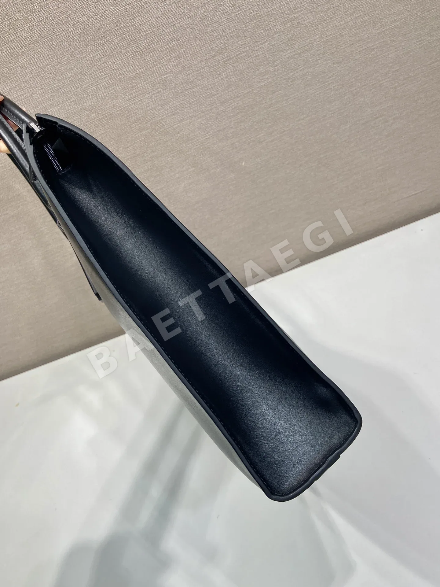 프라다 평직 가죽 브리프케이스 가방 2VG039 상세 이미지 6