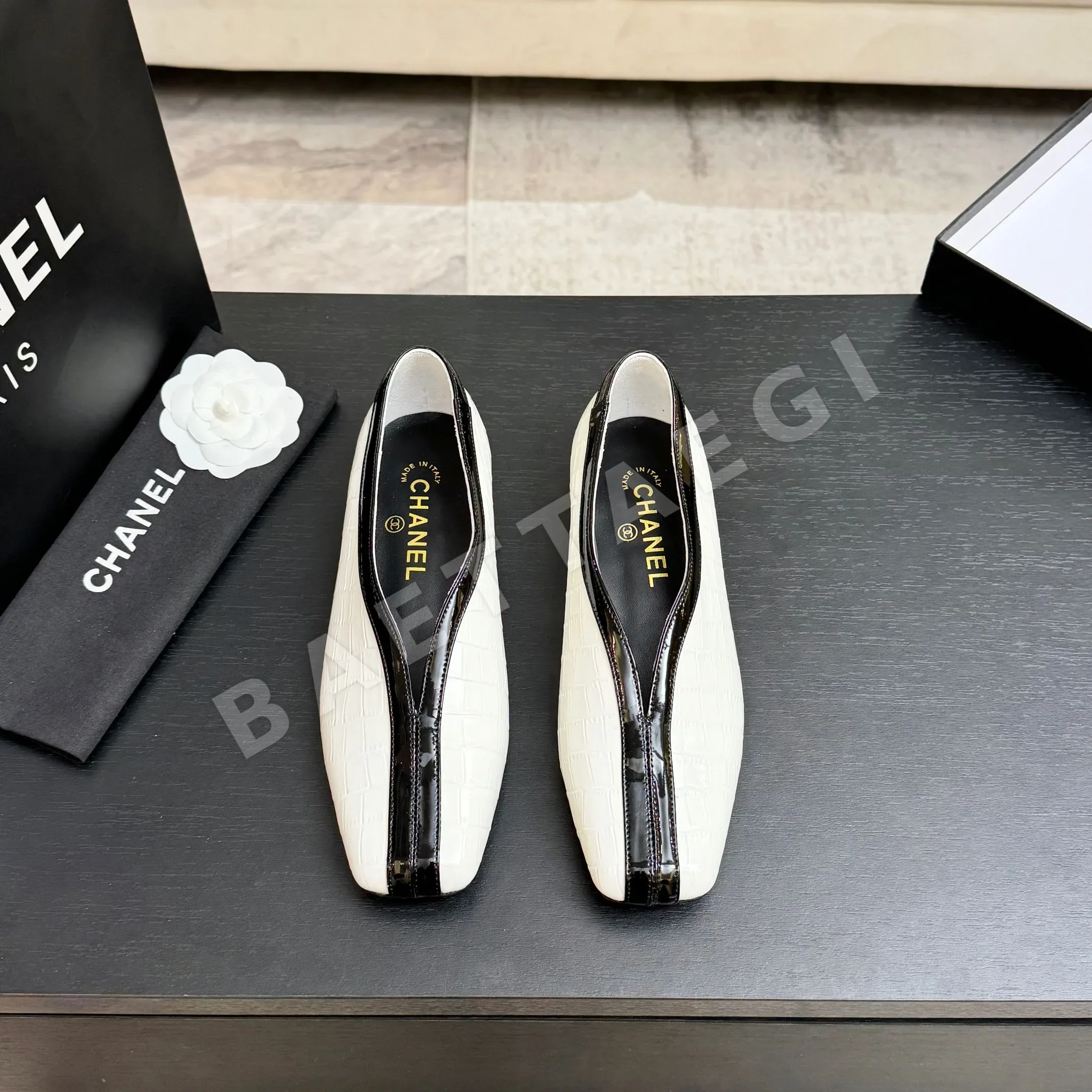 샤넬 26C 더블 C 컬러블록 플랫슈즈 98638