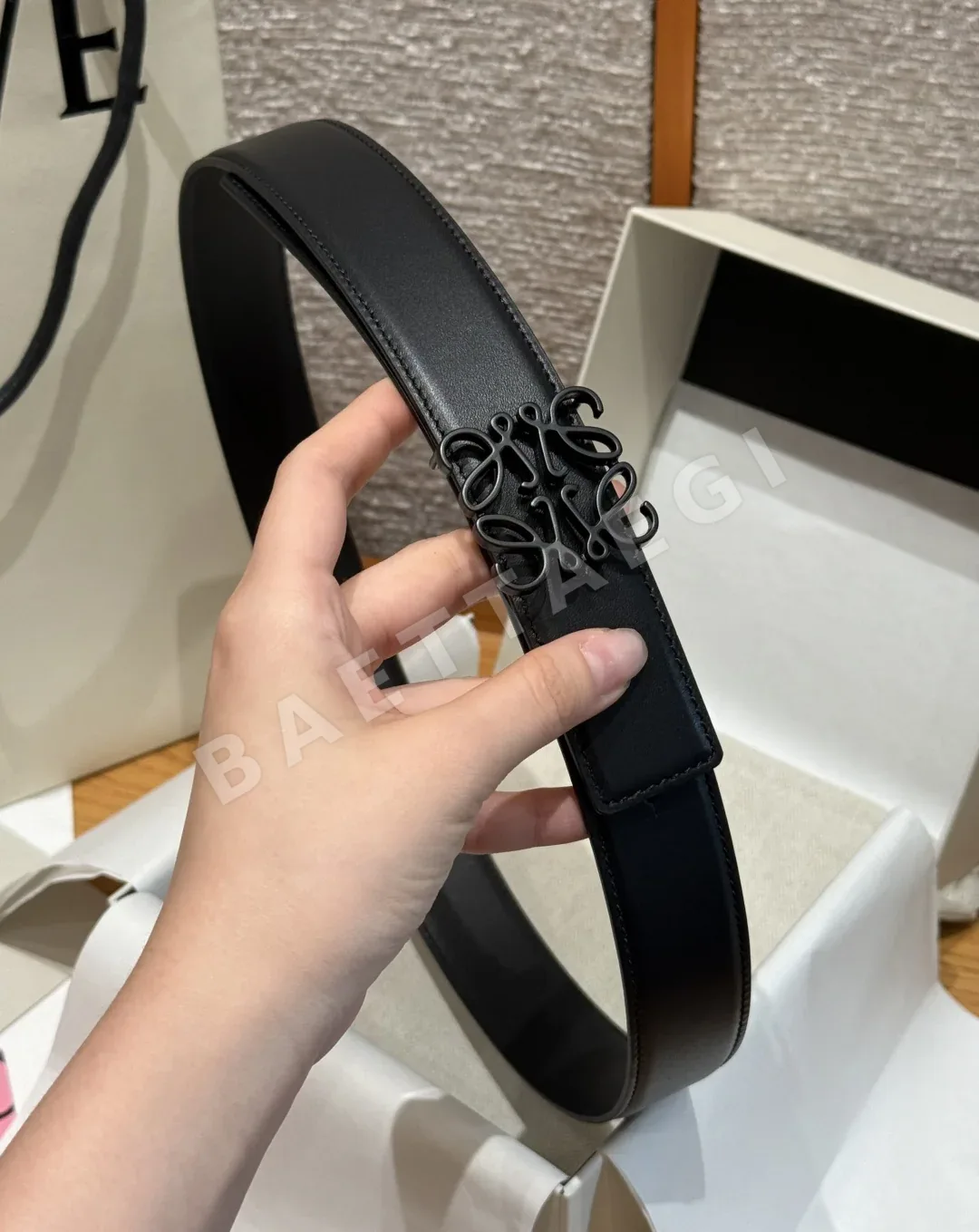 로에베 아나그램 양면 가죽 벨트 상세 이미지 4