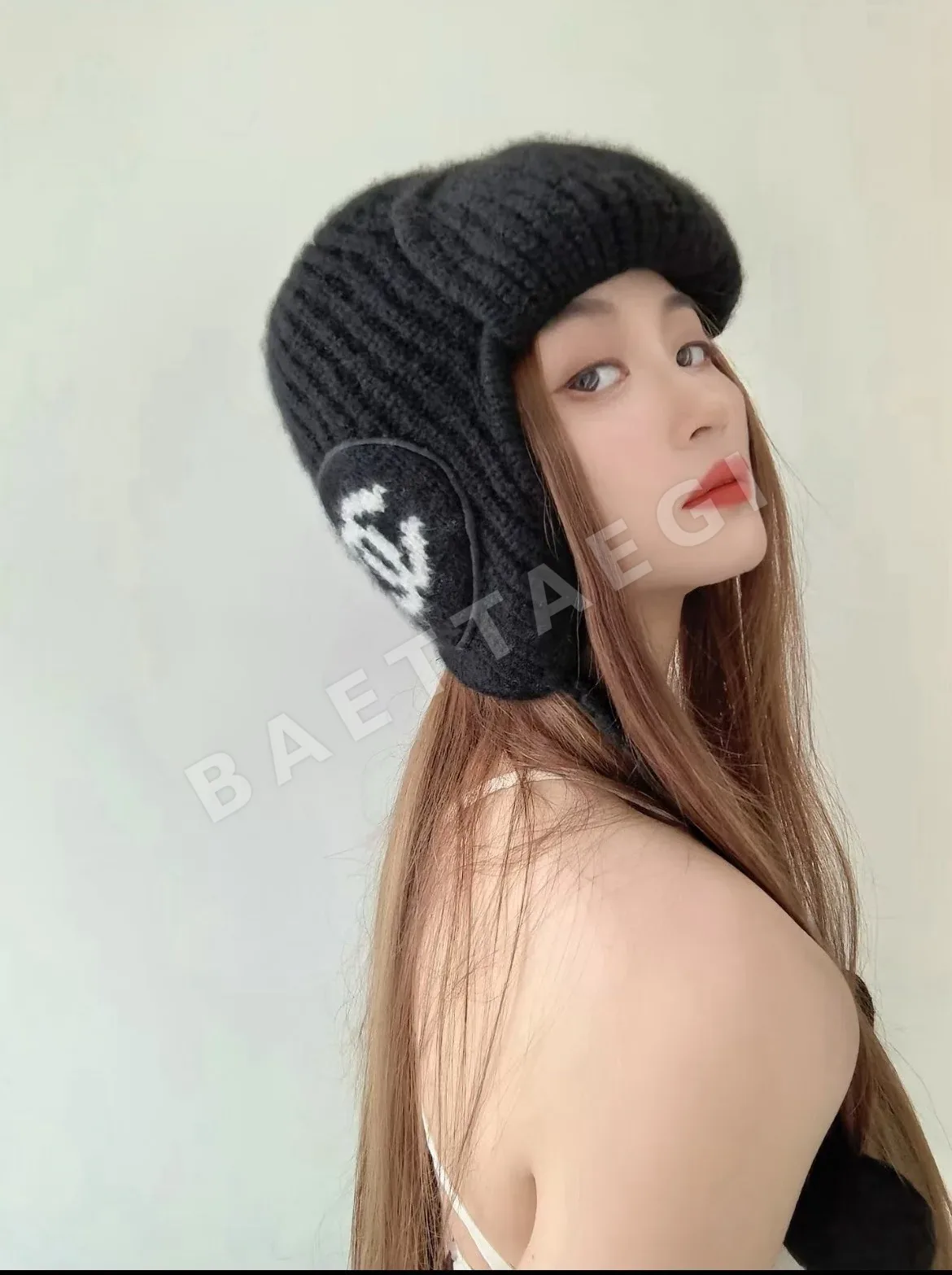 샤넬 25N 블랙 이어플랩 모자 상세 이미지 3