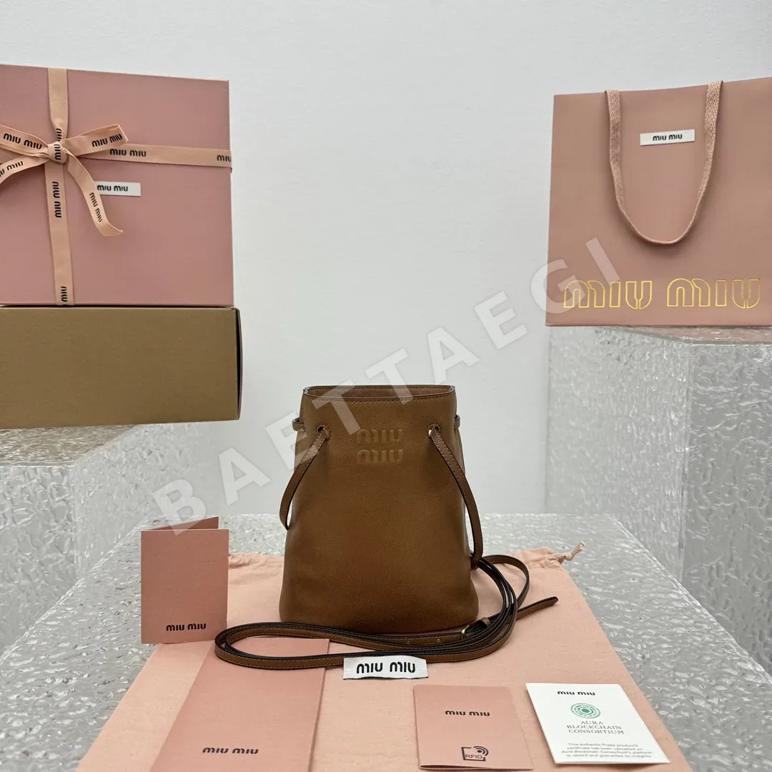 미우미우 램스킨 버킷백 68358