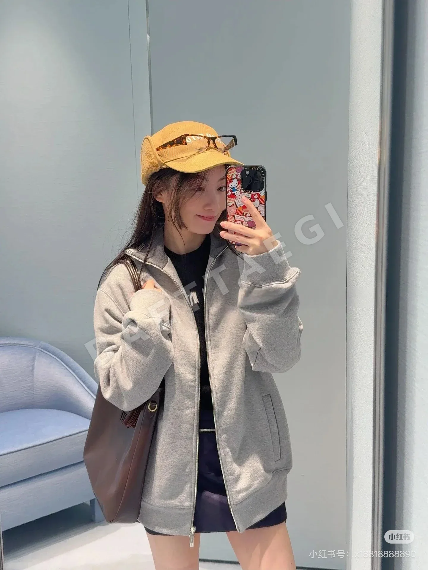 미우미우 레터 자수 캐주얼 풀집업 여성 자켓 상세 이미지 8