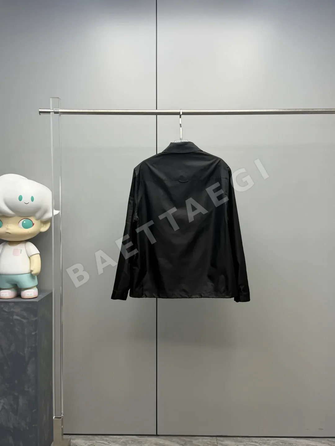 프라다 리사이클 나일론 여성 자켓 상세 이미지 9