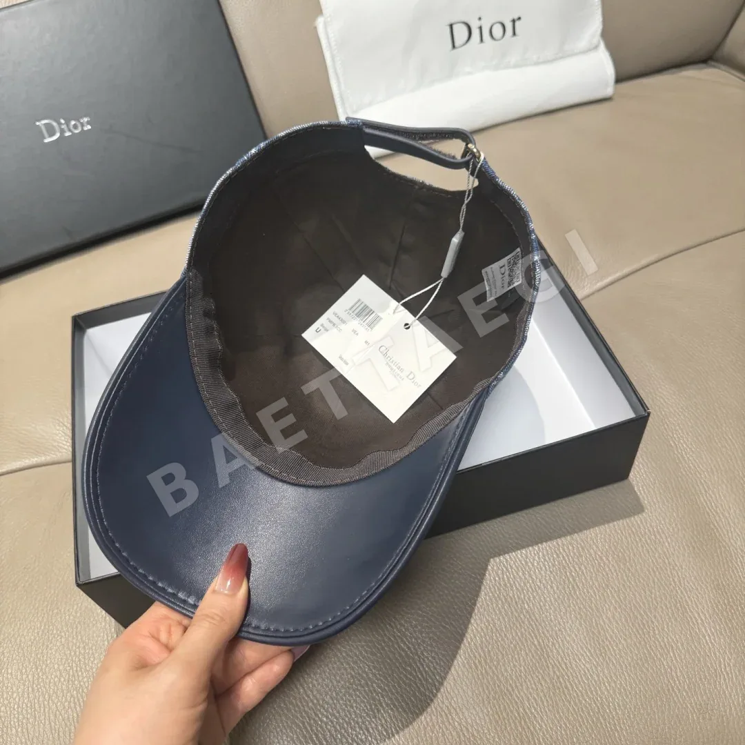 디올 모노그램 가죽 베이스볼 캡 상세 이미지 7