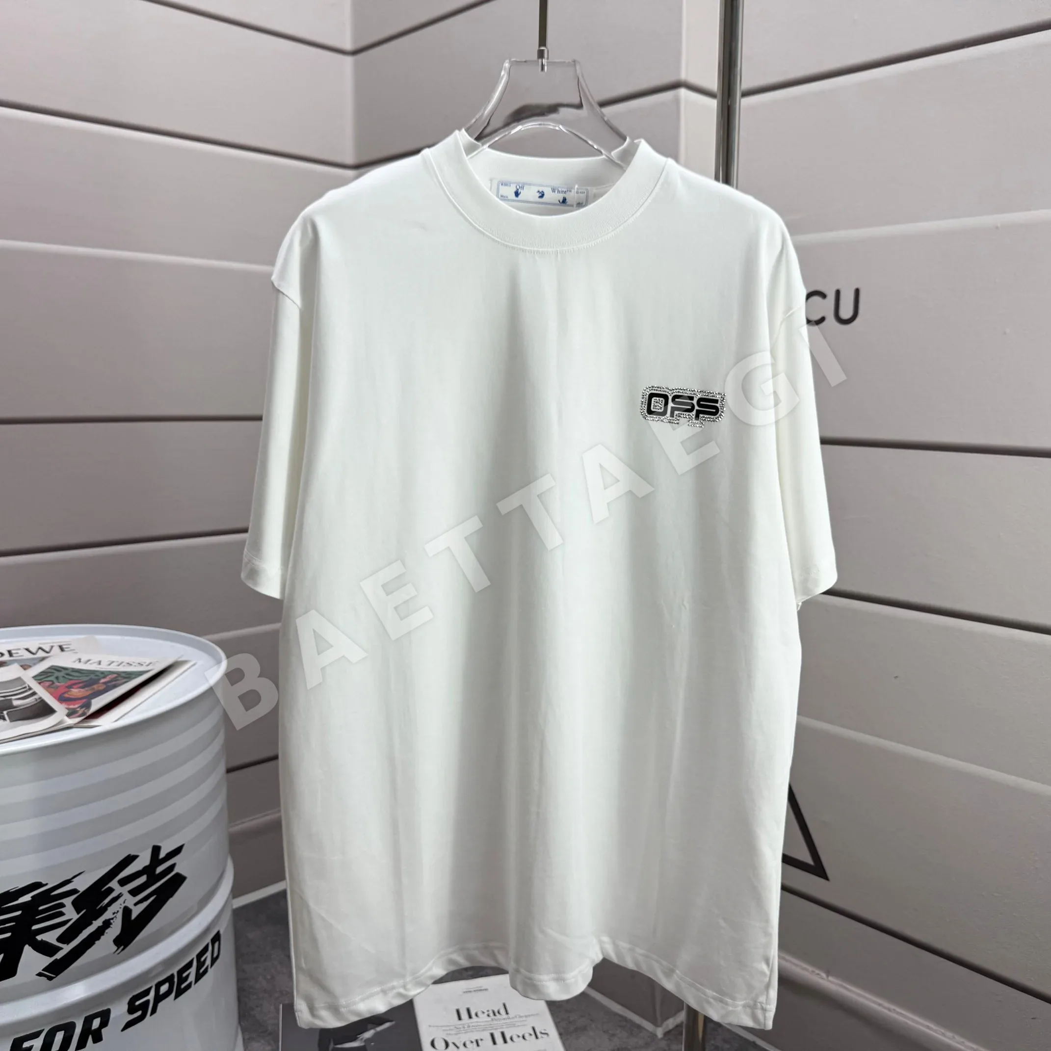 오프화이트 남성 반팔 87033