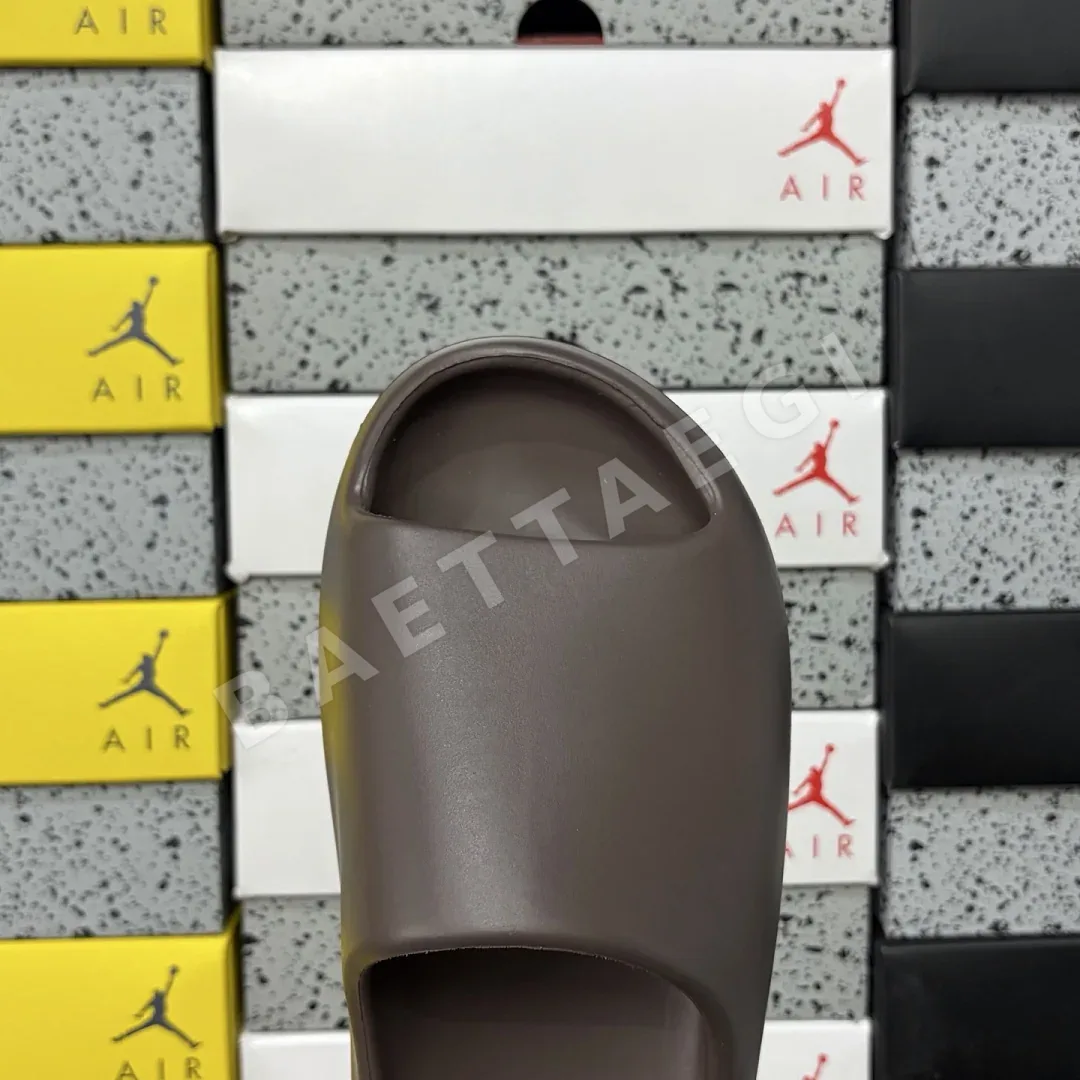 아디다스 [LW] 이지 슬라이드 G55495 200630 Adidas Yeezy Slide Soot 상세 이미지 3