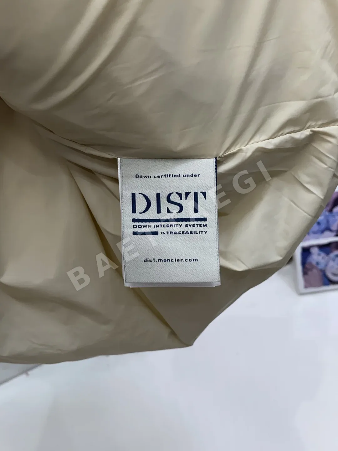 몽클레르 남성 미들 길이 다운 패딩 재킷 상세 이미지 8