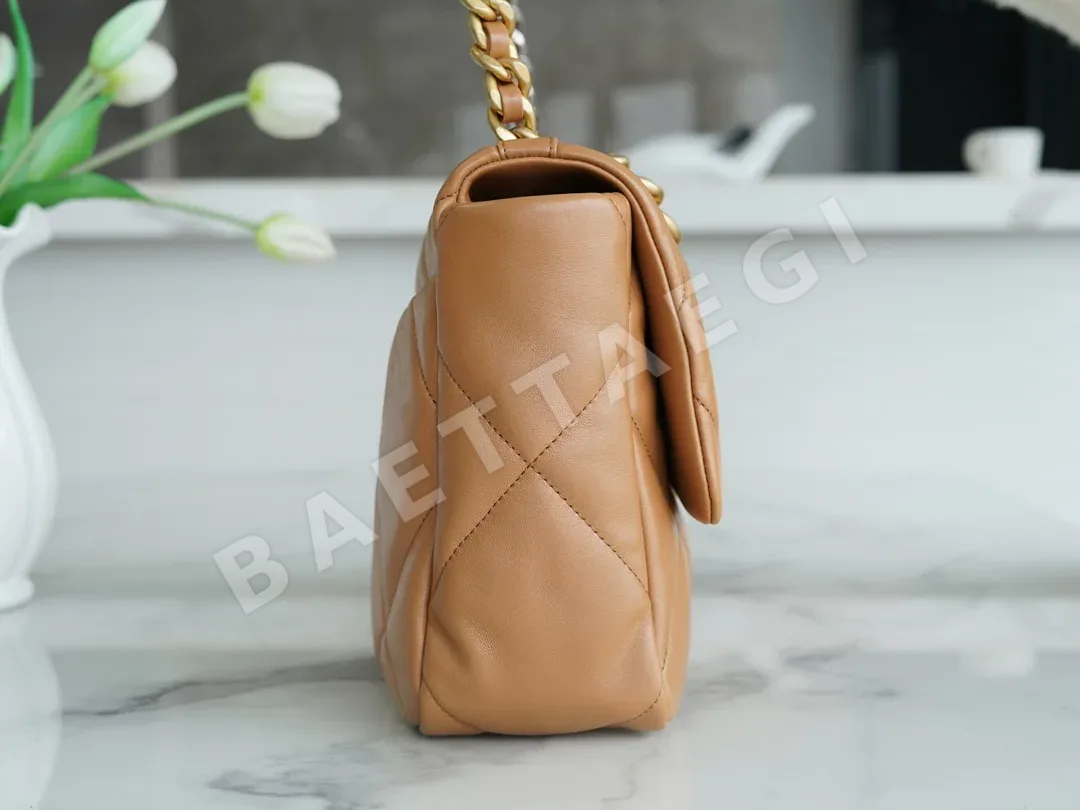 샤넬 크렘 19 카라멜 램스킨 핸드백 상세 이미지 5