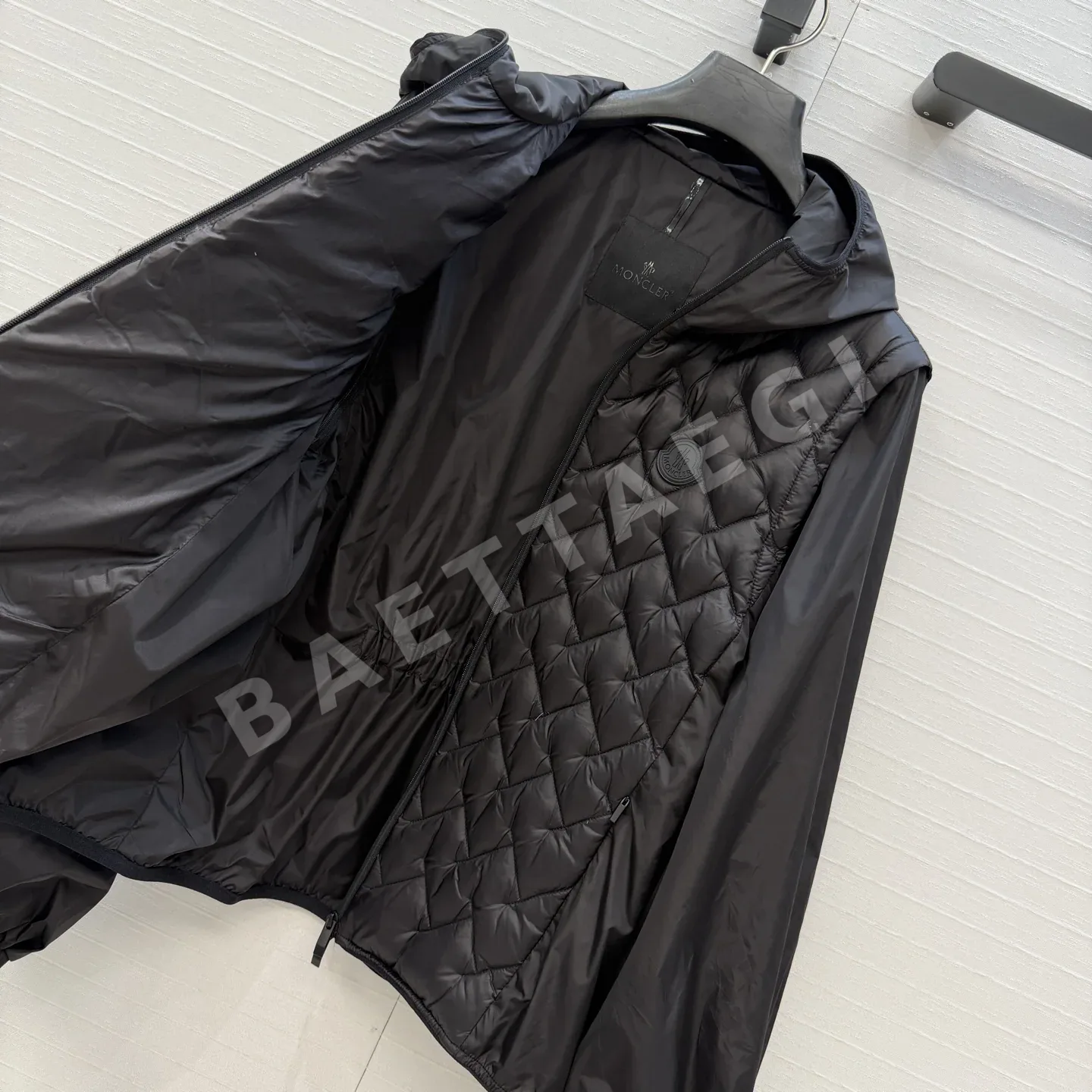 몽클레르 퀼팅 다운 여성 자켓 상세 이미지 6