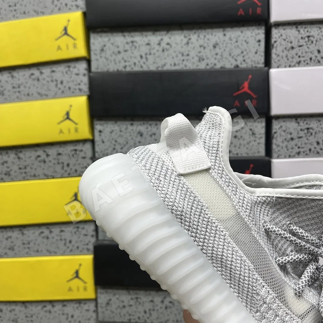 아디다스 [R] 이지 부스트 350 V2 EF2367 200726 Adidas Yeezy Boost 350 V2 상세 이미지 3