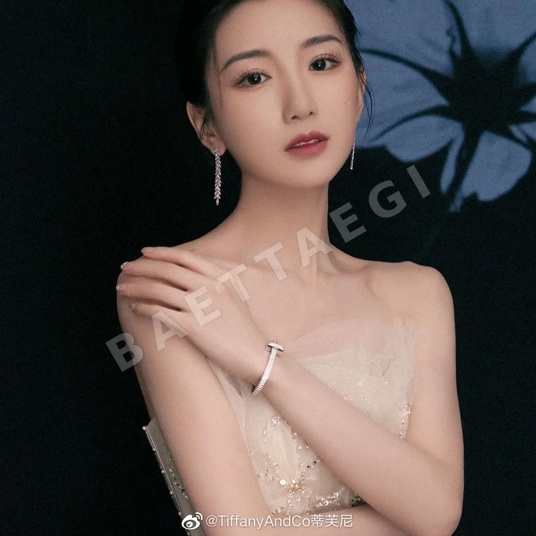 티파니 페이퍼 플라워 리프 태슬 귀걸이 상세 이미지 4