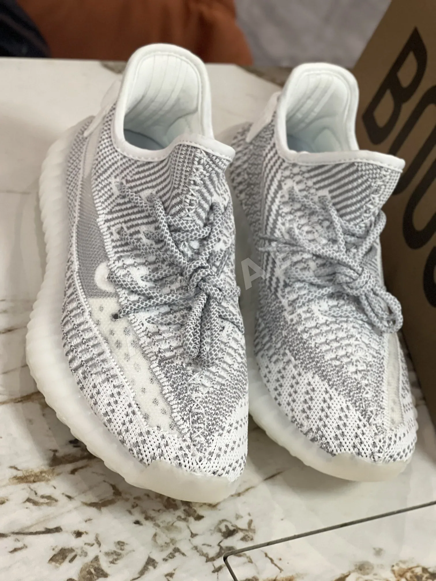 아디다스 YEEZY350 스니커즈 상세 이미지 3